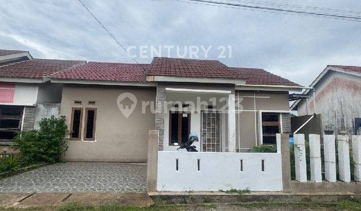 Ready-to-Occupy House in Cendana Perintis I Complex, Kotabaru