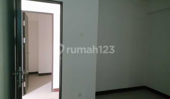 For Sale Comfortable & Memorable Apartment in Sentra Timur, Sapphire Tower - Strategically Close to Planned Royal Batavia Cakung Hospital 2