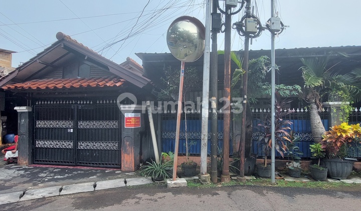 Rumah Nyaman dengan Lebar Muka Panjang di Klender Duren Sawit Rumah Nyaman dengan Lebar Muka Panjang di Klender Duren Sawit