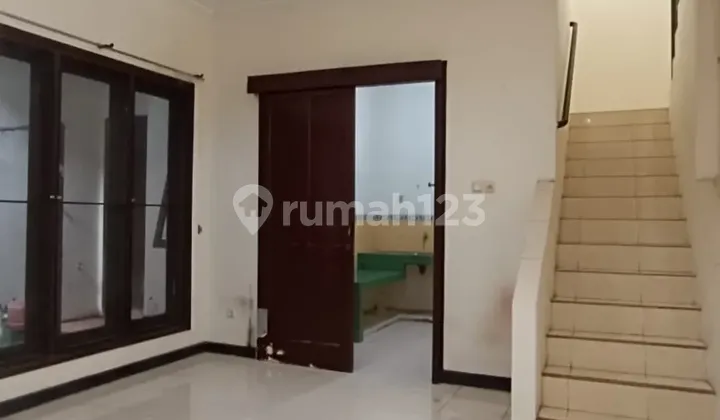 Affordable 2-Story Minimalist House Ready to Occupy in Royal Park Citraland Utama, West Surabaya 2