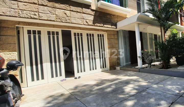 Dijual Rumah 2 Lantai Siap Huni Royal Residence Surabaya