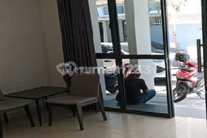 Disewakan Rumah 2 Lantai Di Royal Residence Surabaya