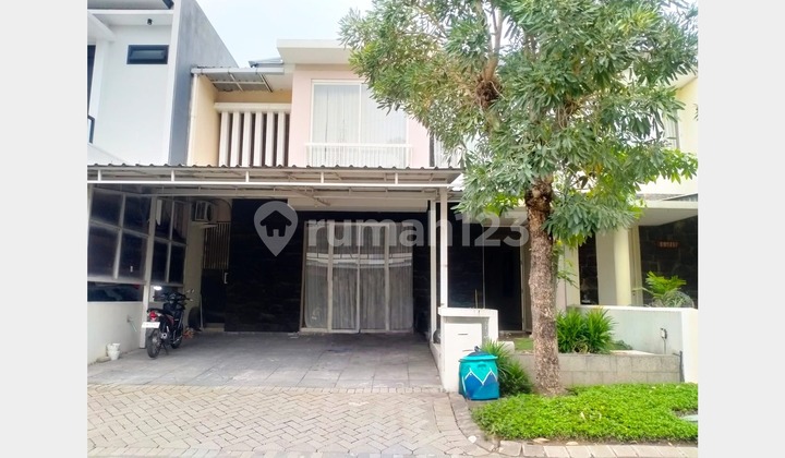 For Sale/Rent Affordable 2-Story House in Royal Residence Cluster Harewood, Wiyung, West Surabaya, Near Citraland and Bukit Mas Tourism.