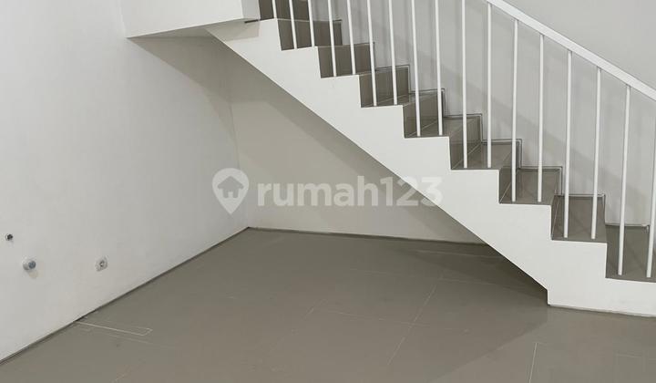 Dijual Rumah 2 Lantai Full Bangunan Bagus Murah Siap Pindah SHM Di Royal Residence Surabaya Cluster Oakwood Royal Residence Wiyung Surabaya Barat Dekat CItraland Wisata Bukit Mas 2