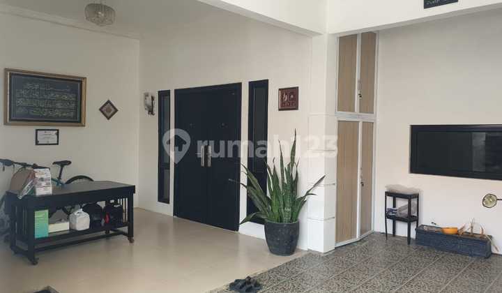 Quick Sale 2-Story House in Banjar Wijaya