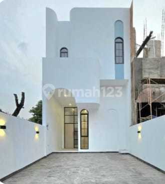 Di Jual Rumah 2 Lt Little Santorini Di Joglo Jakarta Barat 2