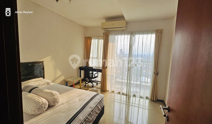 Just Bring Your Suitcase. 1 Bedroom. Thamrin Residence 19th Floor. Quiet. Fully Furnished. Close to Everything.