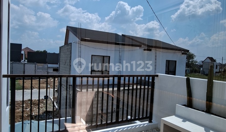 Rumah Modern 2 Lantai Di Dekat Pintu Tol Gayamsari  2