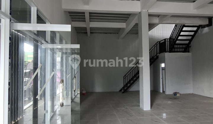 Strategic Sukorejo Street Parakan Spacious Shop House 1