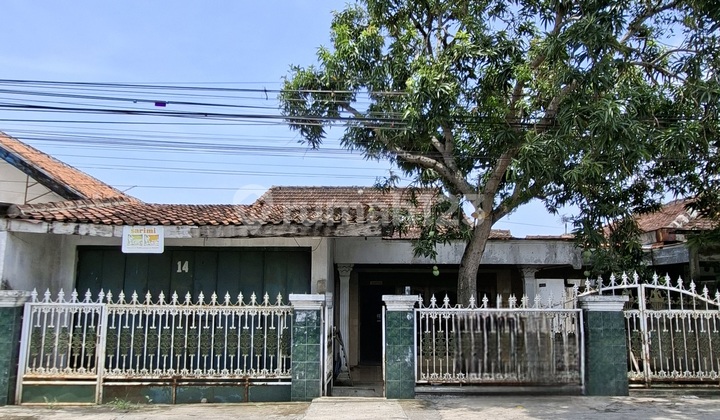 For Sale Strategic House Direct Access to Main Road in Brangsong 1