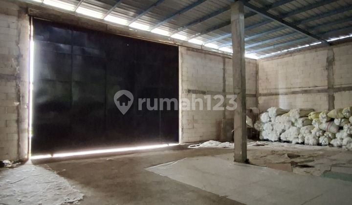 Closed Storage Warehouse in Kendal