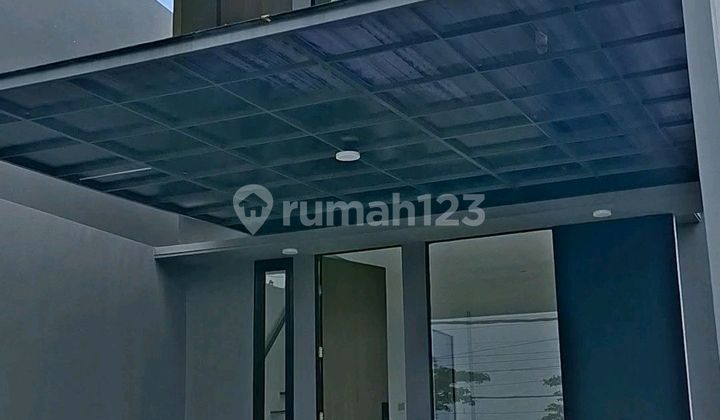 Rumah Modern 2 Lantai Dengan Private Pool Di Kendal