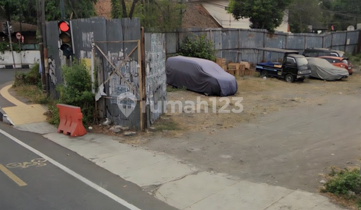 Promising Investment! Land by the Roadside on Am Sangaji Jetis Street