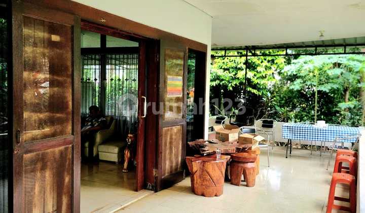 1-Story Spacious & Green Hook House on Jl. Guntur Bogor – Suitable for Residence or Cafe 2