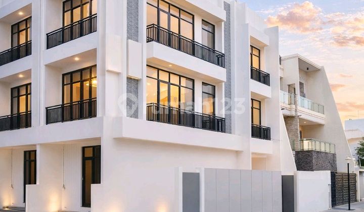 Close Access to Shopping Center. School. Mall 1