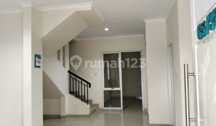 Asri. Swimming Pool. 2