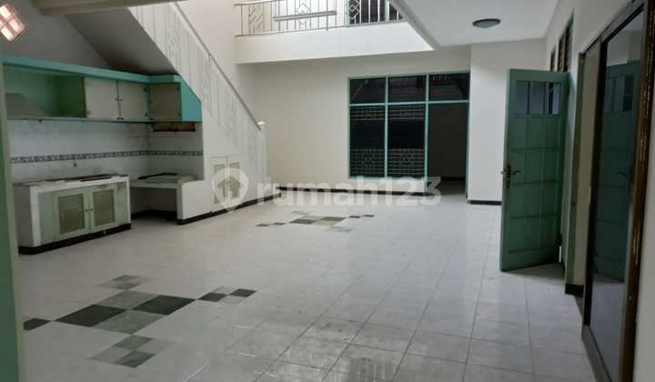 Rumah 2 Lantai Lokasi Super Strategis di Gubeng 2