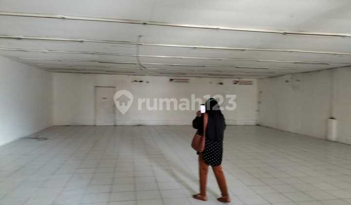 2-Storey Super Strategic Shop House in Wonokromo