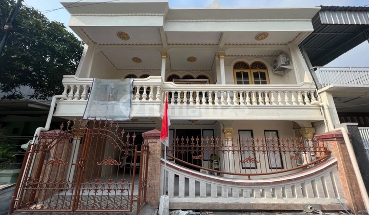 Rumah Mewah 2 Lantai Super Strategis di Karangpilang