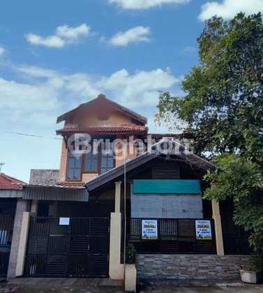 Rumah 2 Lantai Super Strategis Di Ketintang Rumah 2 Lantai Super Strategis Di Ketintang