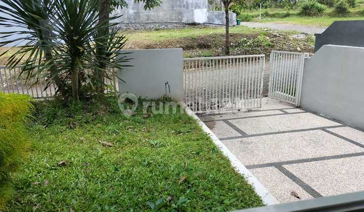 New Super Strategic Ready-to-Live House in Dau, Malang 2