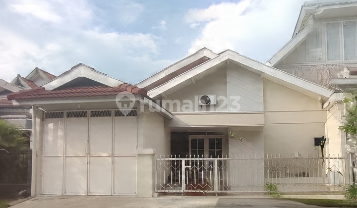 Ready-to-Occupy House in a Strategic Location at Pondok Candra, Sidoarjo Ready-to-Occupy House in a Strategic Location at Pondok Candra, Sidoarjo
