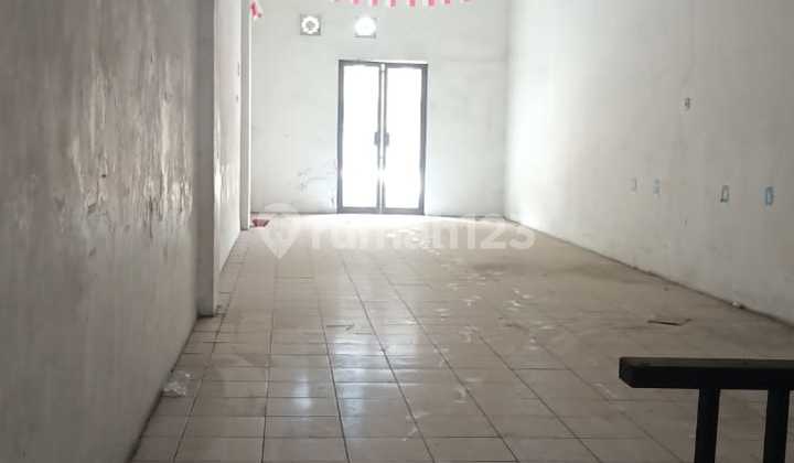 Ready-to-Use Super Strategic Shop House in Sidoarjo 2