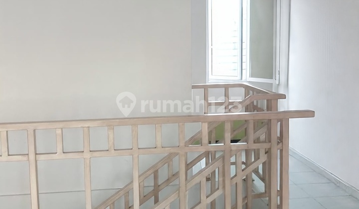 2-Story Ruko New Renovation Strategic in Sidoarjo 2