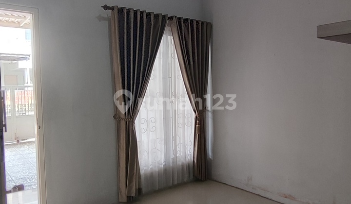 Rumah 2 Lantai Semi Furnish Siap Huni di Wiyung 2