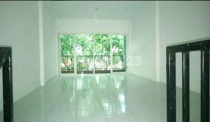 3-Story Ready-to-Use Shop House in Strategic Location, Gayungan 2