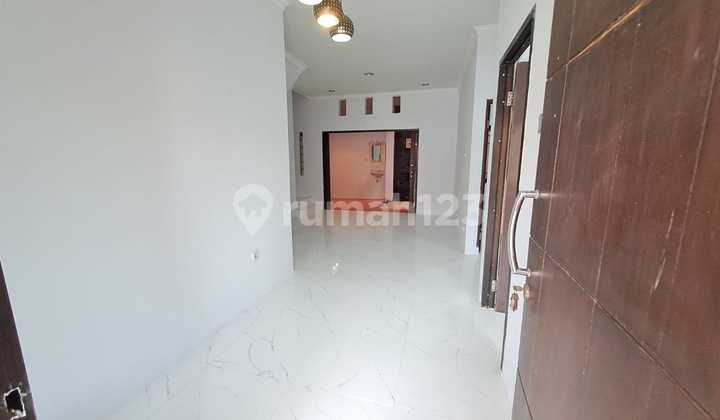 Rumah 2 Lt Didaerah Strategis Regency Melati Mas 2