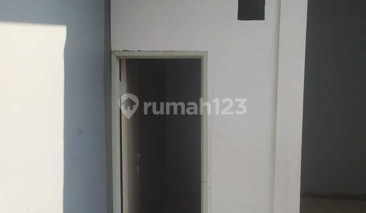 Disewakan Rumah di Grand Wisata - Lokasi Premium & Strategis! Disewakan Rumah di Grand Wisata - Lokasi Premium & Strategis!