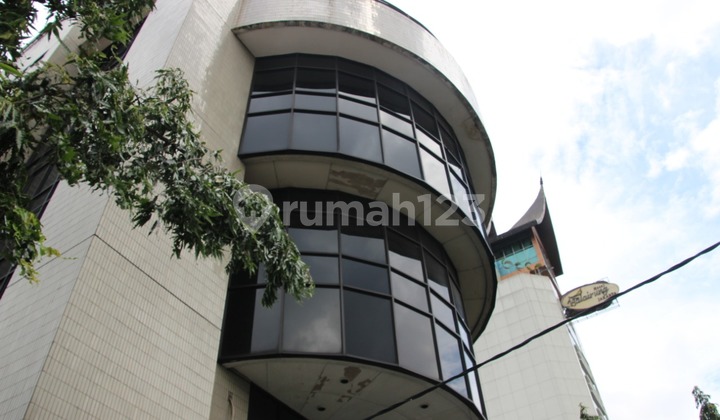 Dijual Gedung Bekas Kampus – Lokasi Strategis Jakarta Timur