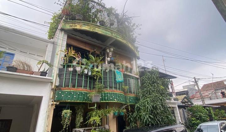 Dijual Rumah 3 Lantai - Pekayon, Bekasi - Lokasi Strategis: Pondok Pekayon Indah