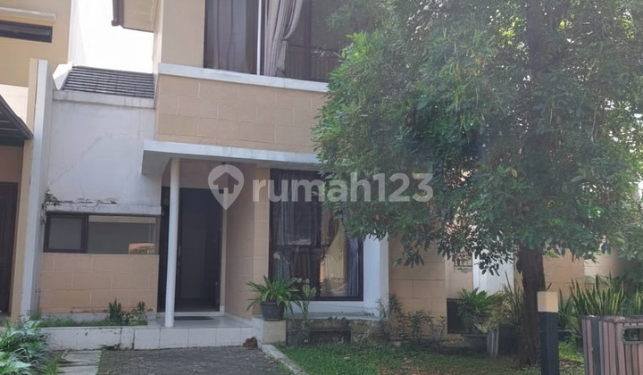 Rumah Langka Dengan Open Space Di Illustria Eminent Rumah Langka Dengan Open Space Di Illustria Eminent