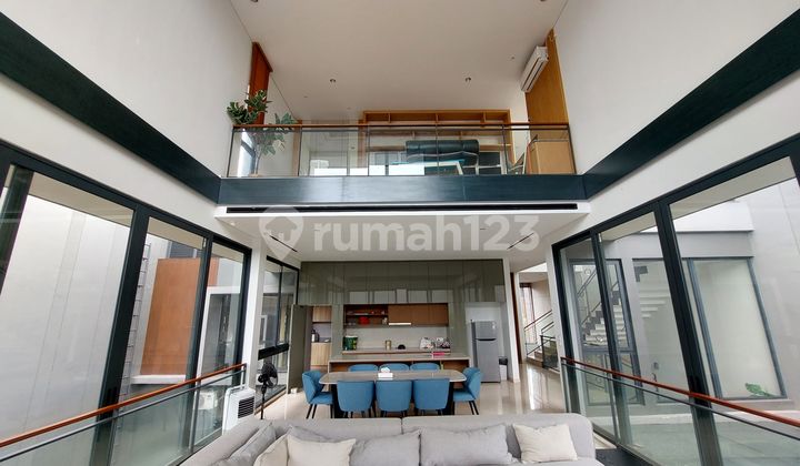 Rumah Mewah Siap Huni di Kawasan Elit Navapark Bsd Lengkap dengan Kolam Renangnya