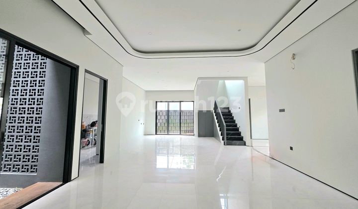 Independent Contemporary Tropical Building At Eminent Bsd 2