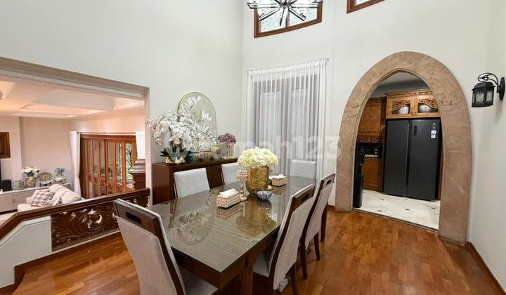 Rumah Castle Hoek Dijual Full Furnished Siap Huni di Puspita Loka Bsd City 2