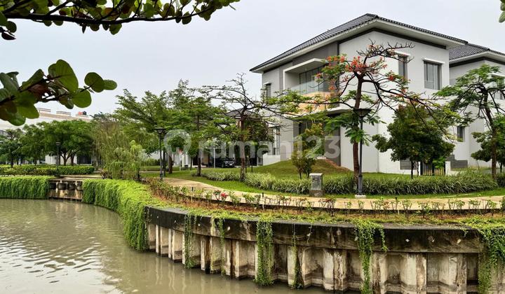 Dijual Rumah Cantik 2 lantai Siap Huni Dan Harga Sangat Bagus di Golf Island, PIK. 2