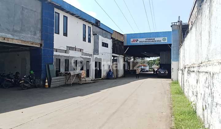 Dijual cepat Workshop/Gudang di Jln Raya Setu, desa Cibuntu, kec Cibitung, Bekasi, Jawa Barat.
