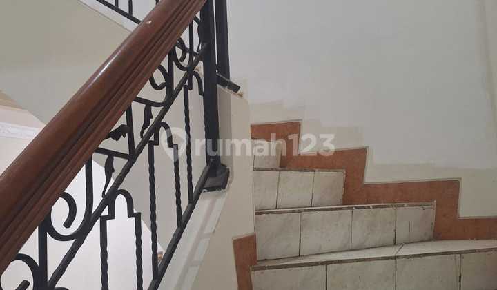 Dijual Cepat Rumah 2 Lantai di Taman Surya 5, Kalideres, Jakarta Barat. 2