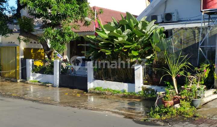 Rumah Tinggal 2 Lantai Bebas Banjir di Bukit Duri Tebet Jaksel