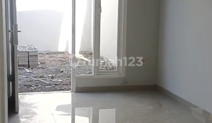 Rumah, SHM, di Gununganyar, 2