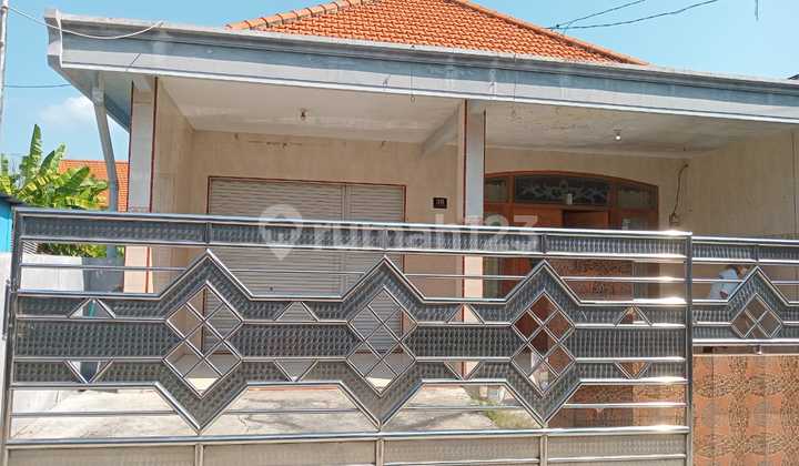 Kebomas Gresik House, Area 315m², Certified Title House.