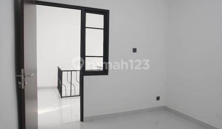 Dijual Rumah Siap Huni 1,5 Lantai di Perum Duta Harapan, Bekasi 2