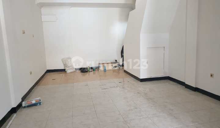 For Rent: Shop House in Harapan Indah, Bekasi 2