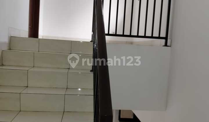 Rumah 2 Lantai Minimalis Modern Siap Huni di Cluster Harmoni Harapan Indah Bekasi 2