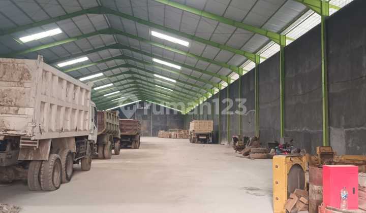 Warehouse 4970m² Ready to Use Flood-Free Container Access