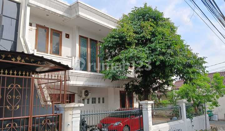 House for Sale in Kebon Jeruk, West Jakarta