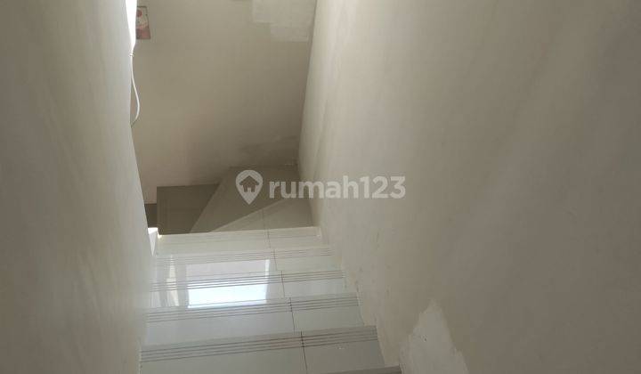 Rumah 2lantai dekat Alam Sutra di Graha Raya Bintaro 2